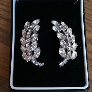 Vintage Elegant Rhinestone Silver Leaf Earrings